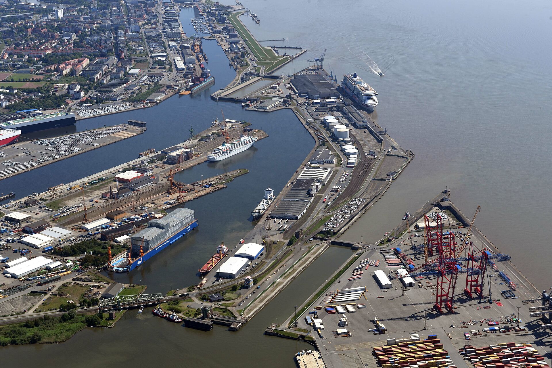 Balance 2021: Columbus Peninsula as a focal point of port development